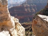 UN INSTANT MAGIQUE ET RICHE EN EMOTIONS : me trouver sur une plate forme surplombant le Grand Canyon du Colorado, s'ennivrer du vide et du gigantisme du lieu : un pur bonheur !