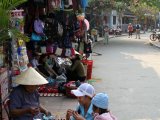 Dans une petite rue du Vietnam