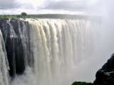 Zimbabwe - Les chutes Victoria un jour d'orage.