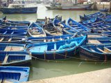 Port d'Essaouira ancienne  Mogador au Maroc
Sa flottille de bateaux, sa citadelle, sa vieille ville lui donne un certain charme que j'adore