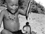 Donnez moi un masque et un tuba et vous ferez de moi le plus heureux des enfants de Mayotte.
Pour 2017 je souhaite des conditions de vie plus douces aux milliers d'enfants des rues de Mayotte...